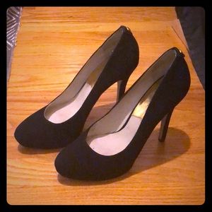 Michael Kors black pumps